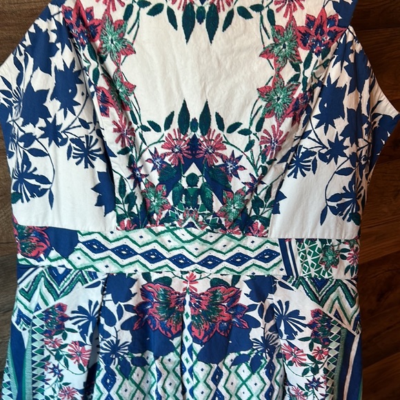 Alya floral dress PTP: 18 inches W: 15 inches L: 35 inches approximately - Picture 8 of 16